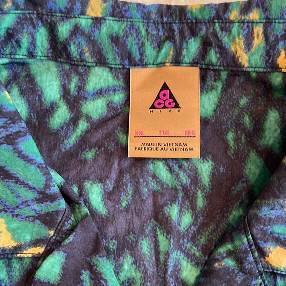 Nike ACG All Over Print Zip Shirt - Picture 4 of 5